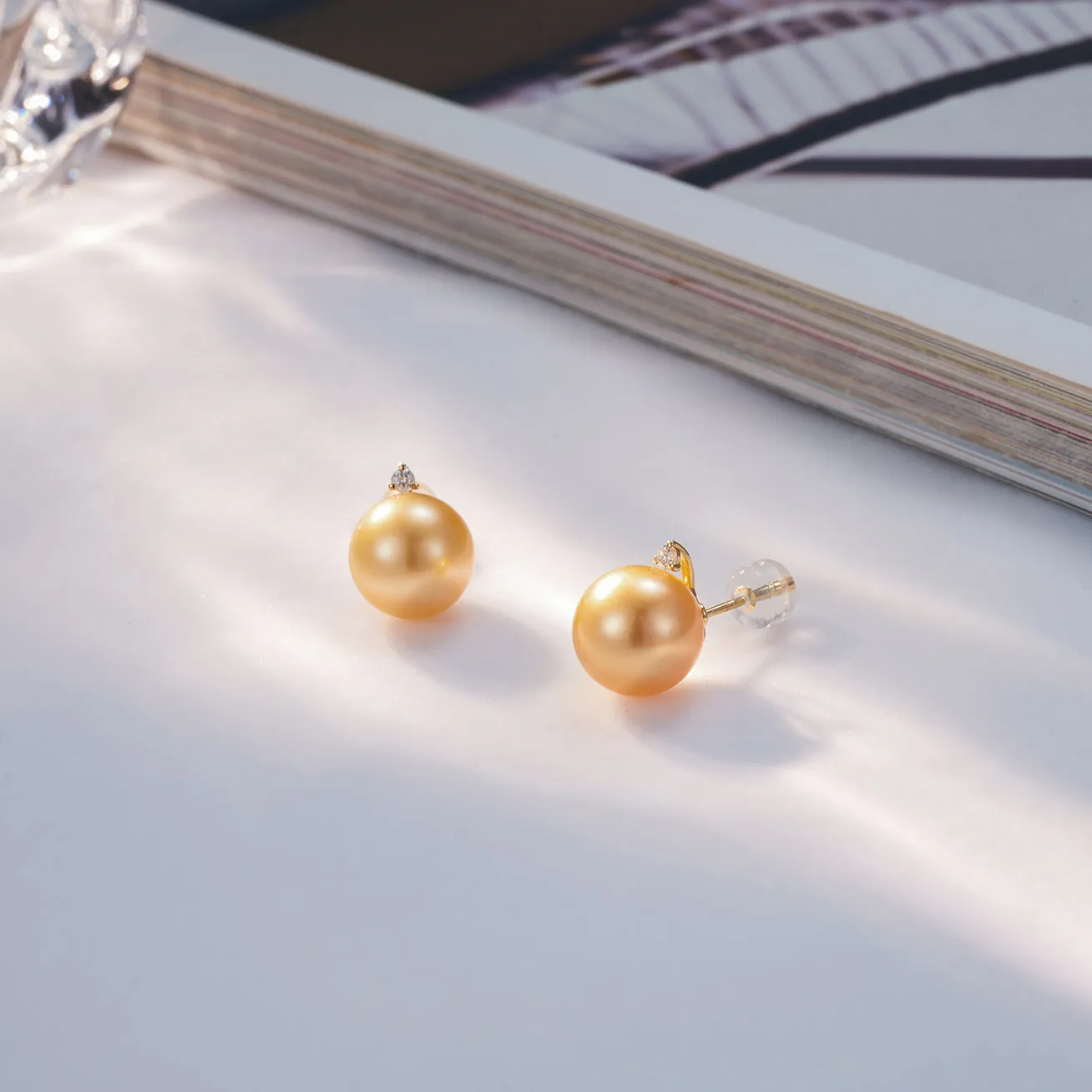 18K Gold Diamond South Sea Golden Pearl Earring KE00131