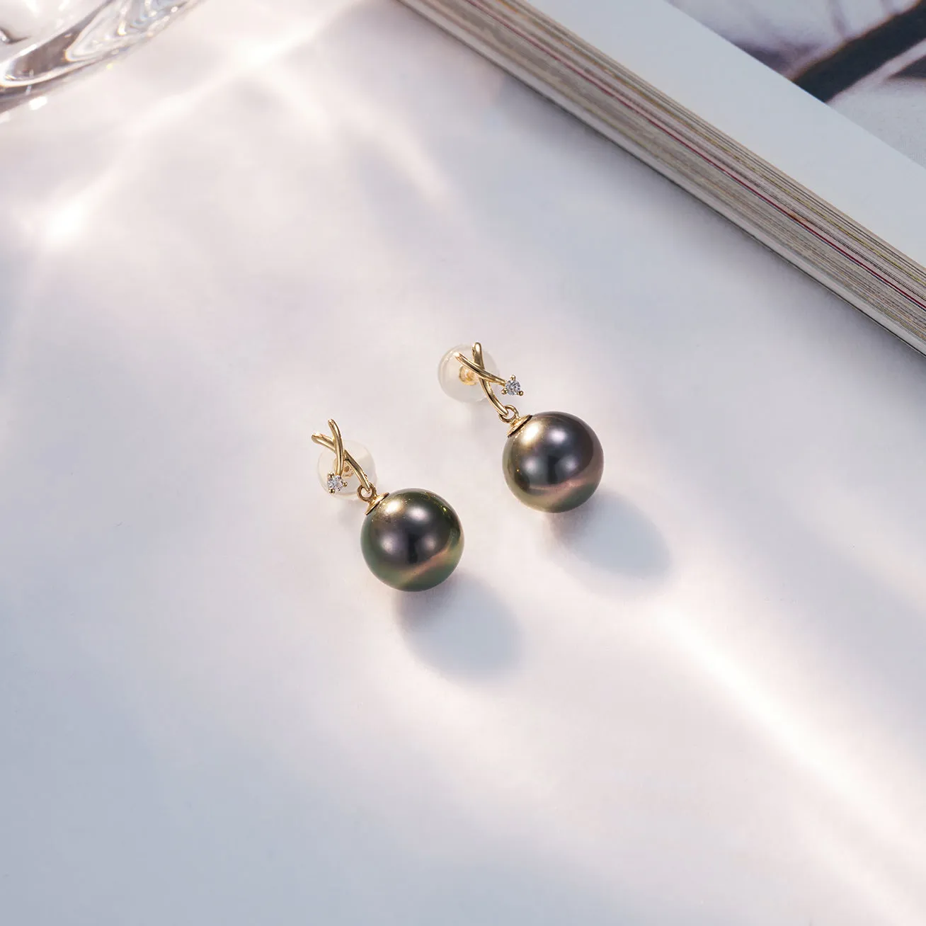 18K Solid Gold Diamond Tahitian Pearl Earrings KE00128