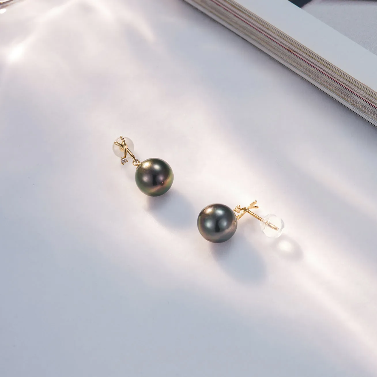 18K Solid Gold Diamond Tahitian Pearl Earrings KE00128