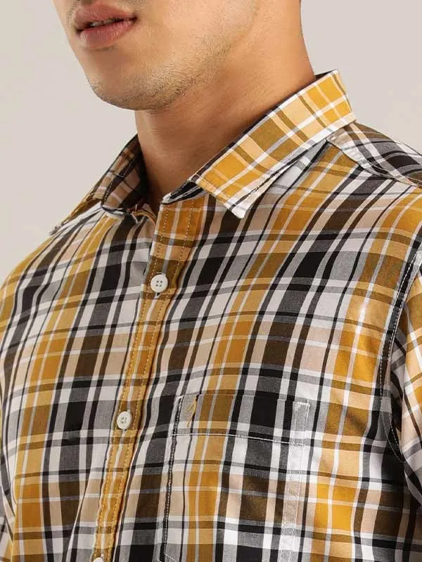 Men Checked Half Sleeve Cotton Shirt