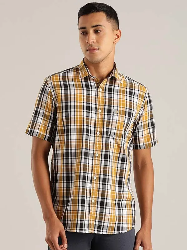 Men Checked Half Sleeve Cotton Shirt