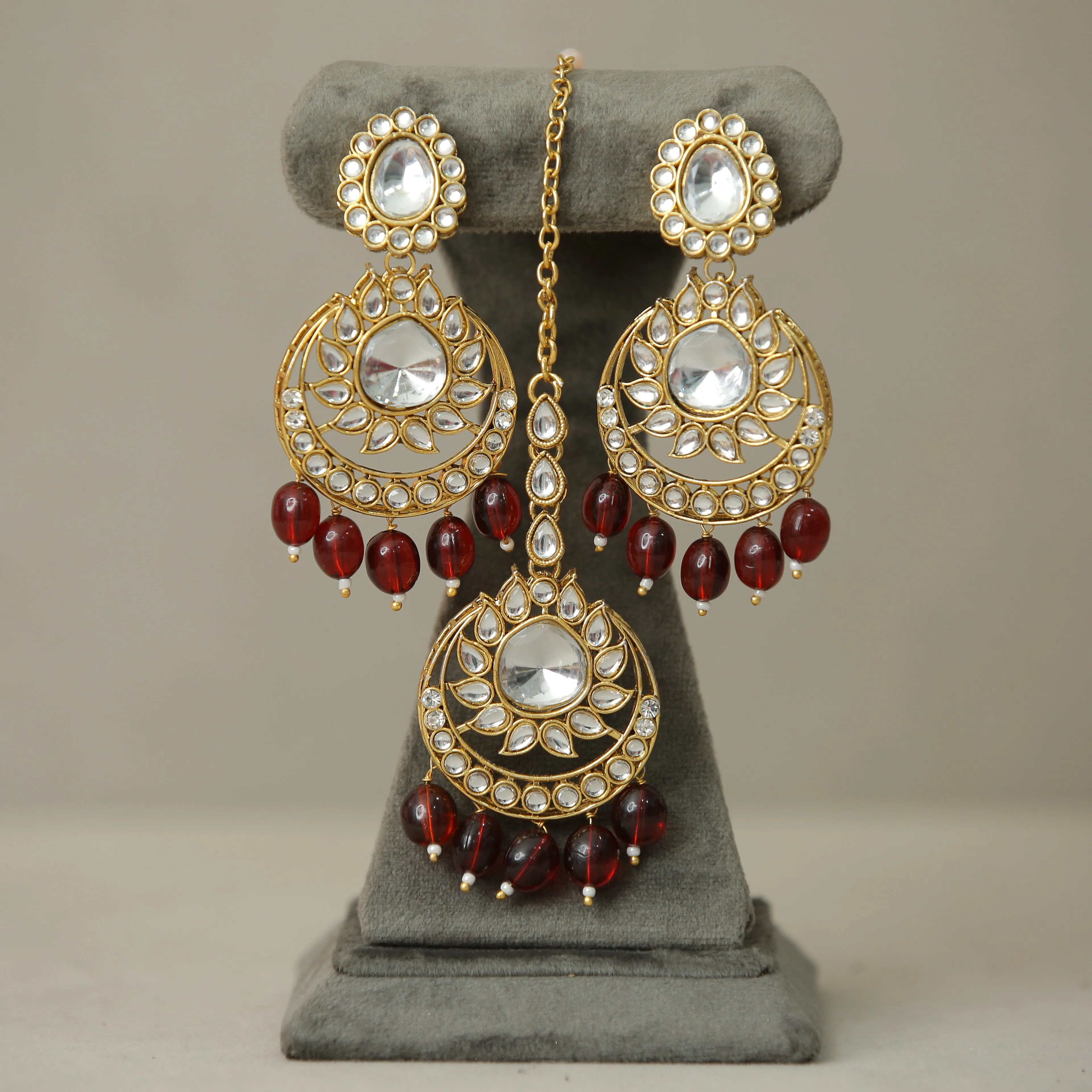 Pari Kundan Earrings And Tikka