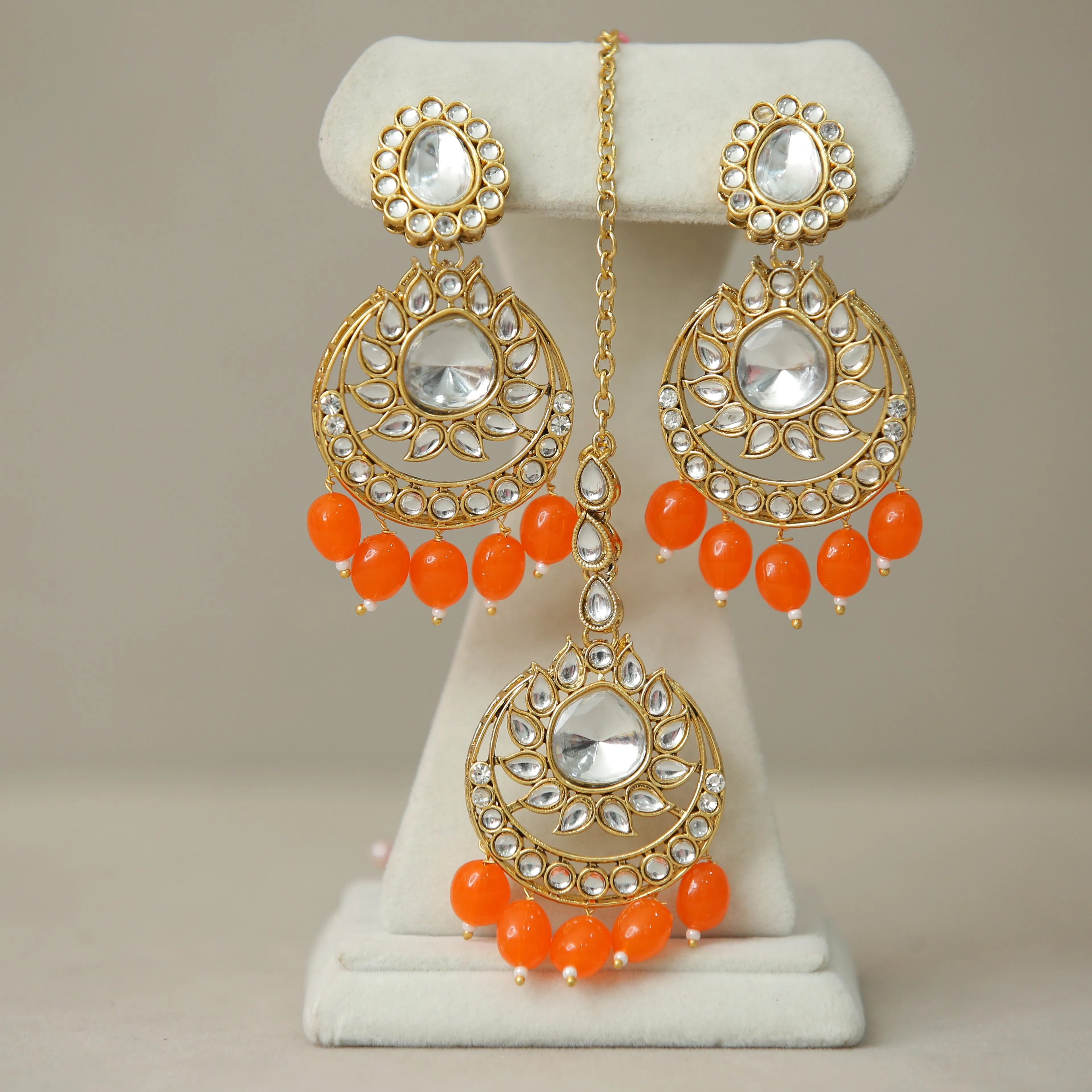 Pari Kundan Earrings And Tikka