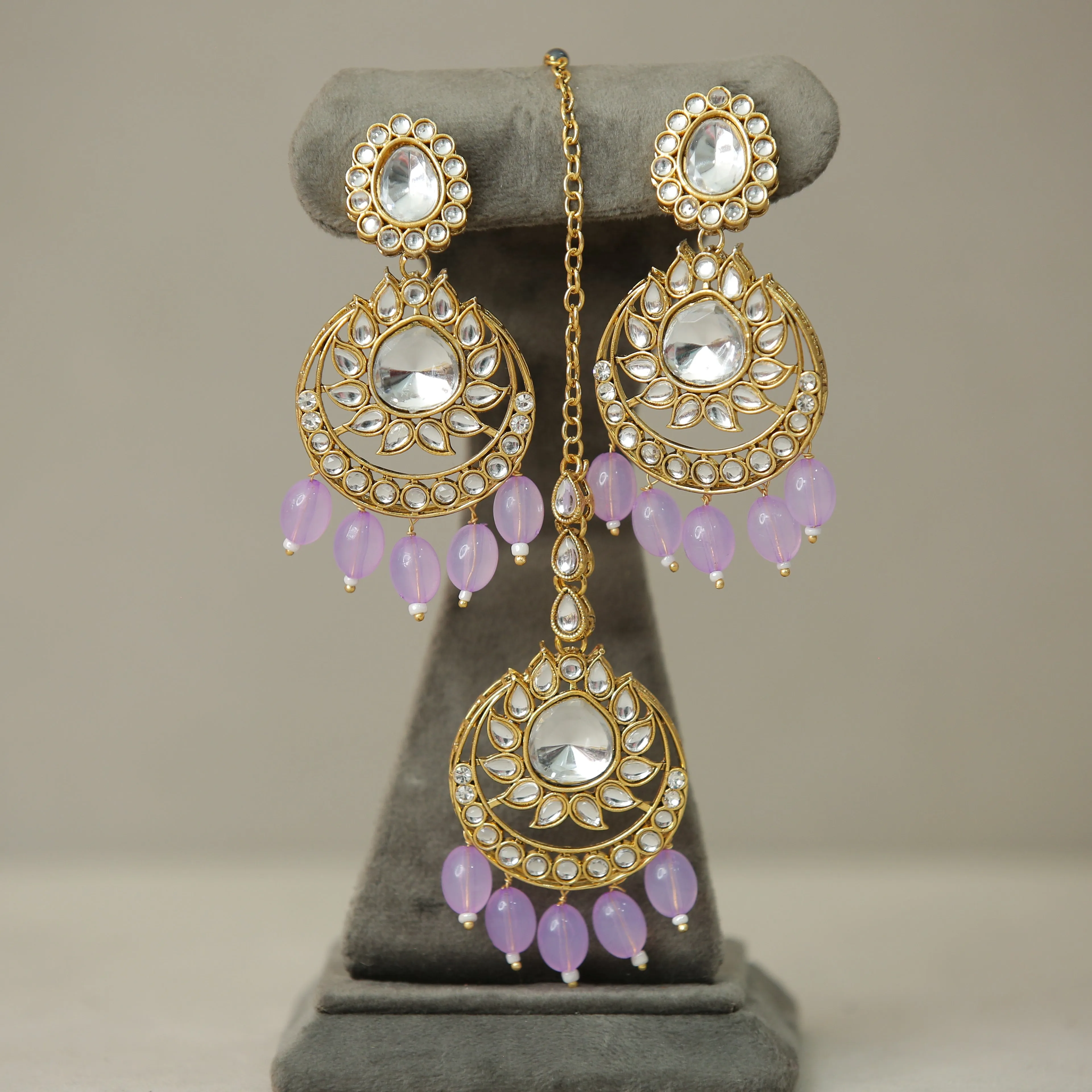 Pari Kundan Earrings And Tikka