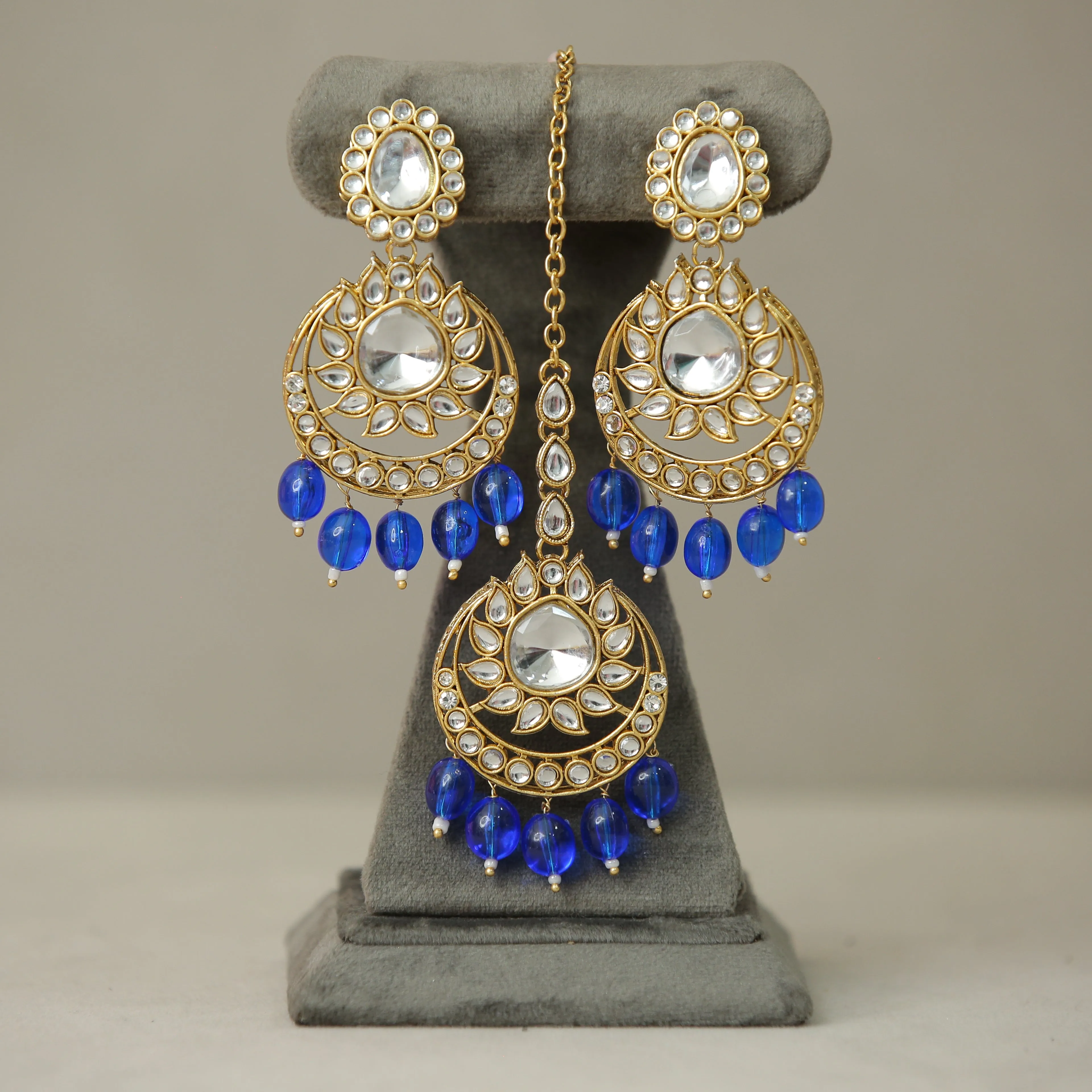 Pari Kundan Earrings And Tikka