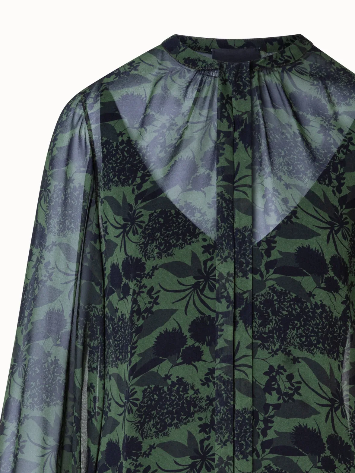 Semitransparente Seidenbluse mit kleinem Abraham-Blumen Druck