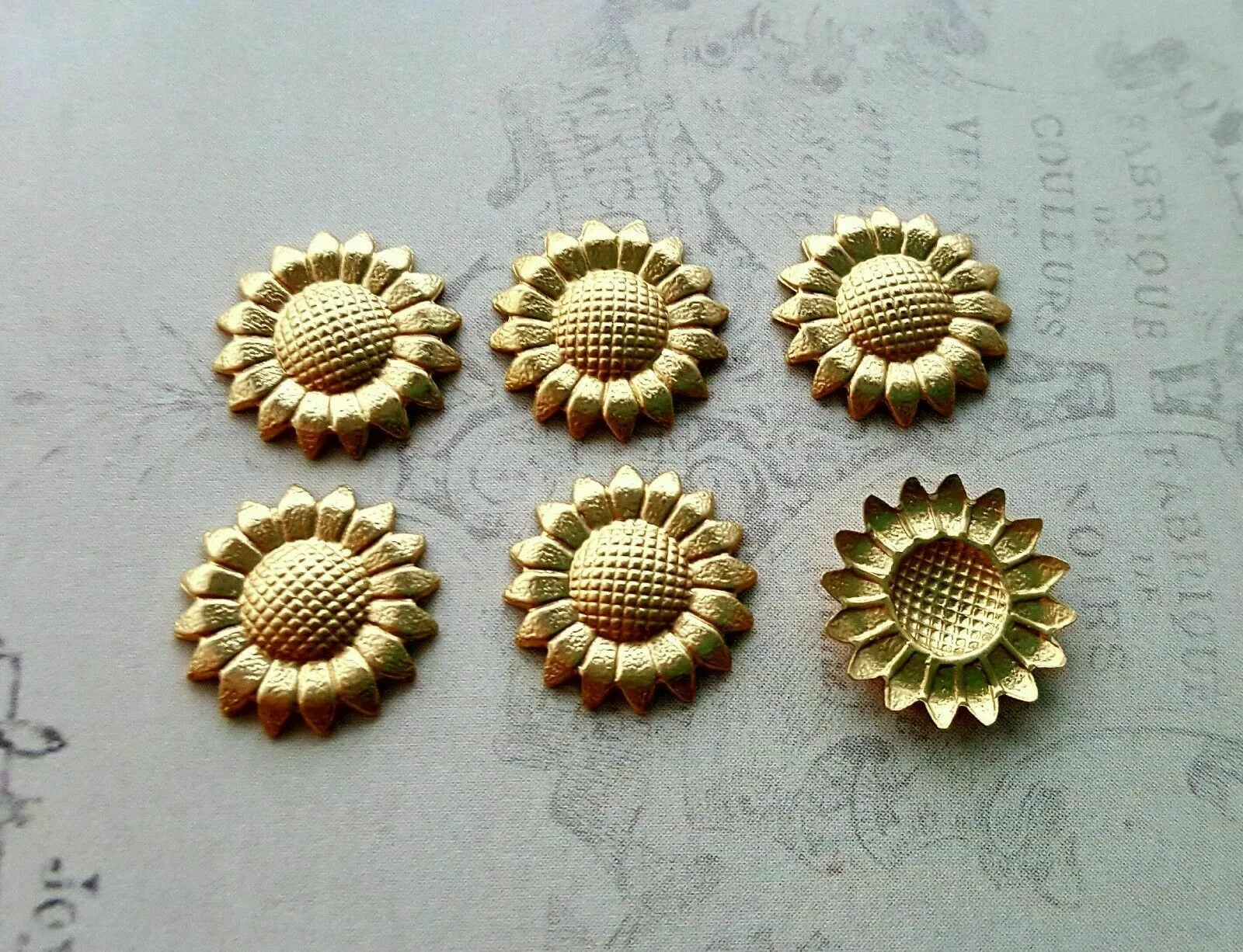 Small Brass Sunflower Stampings x 6 - 3248RAT.